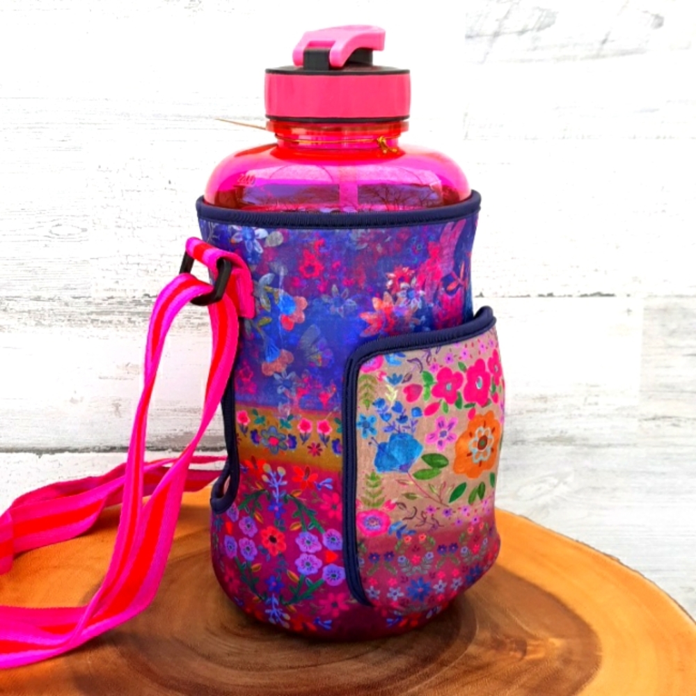 NWT NATURAL LIFE DRINK BIG WATER BOTTLE & CARRIER